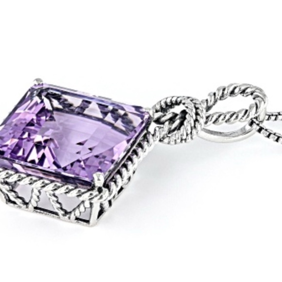 14.50ct Square Brazilian Amethyst 925 Silver Solitaire Pendant With 18" chain. - Picture 5 of 6